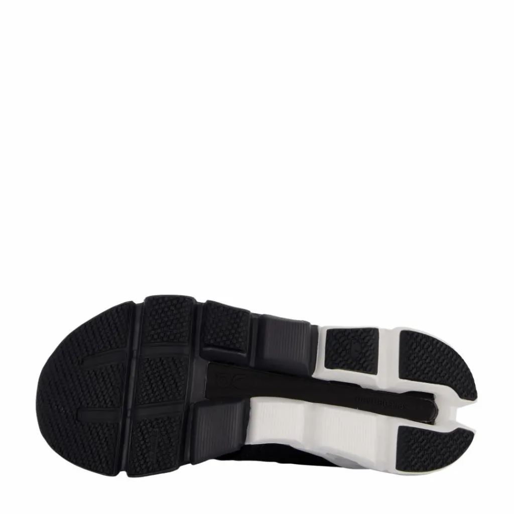 On Cloudflyer 4 Black/white* Löpning|Löparskor