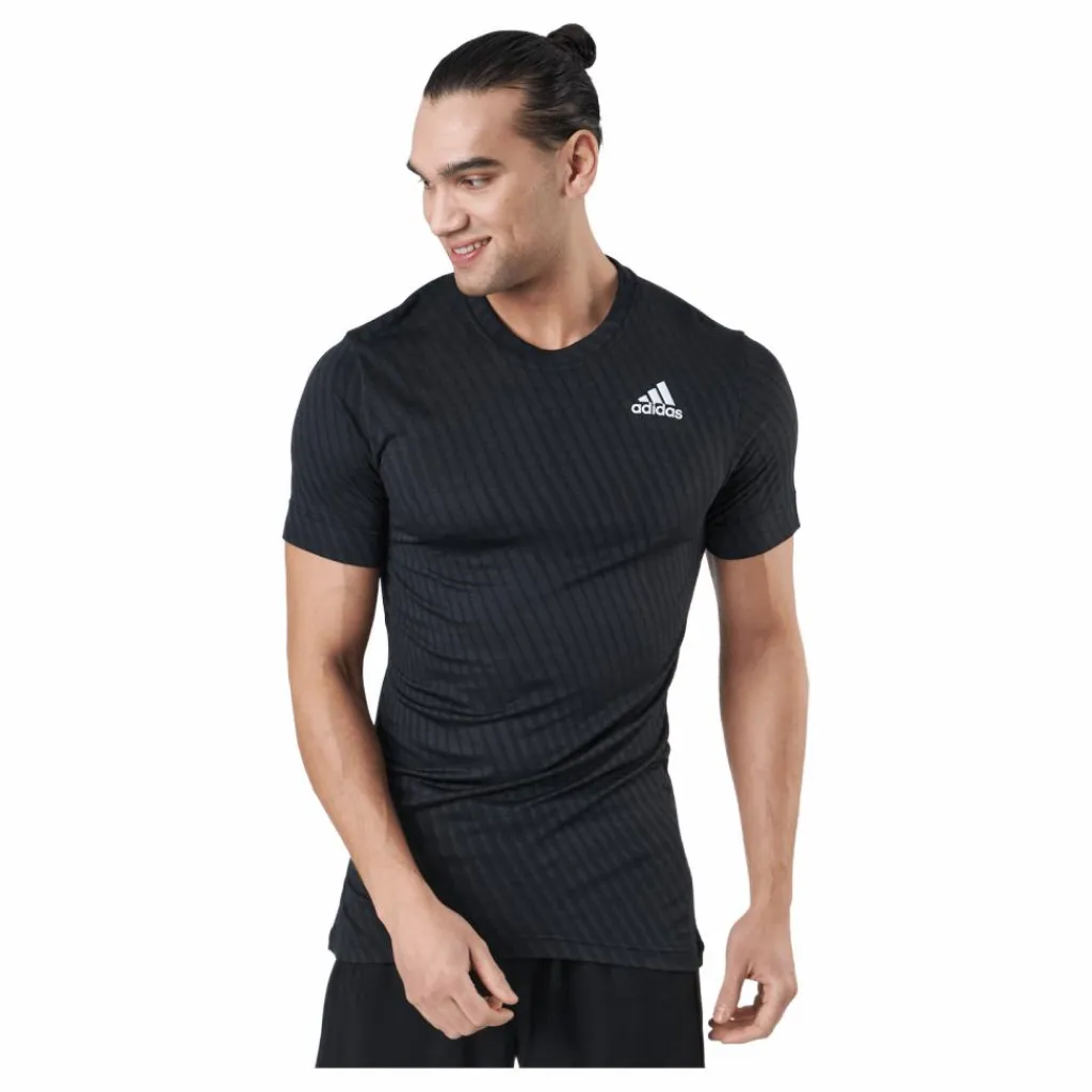 adidas Tennis Freelift Tee 000/black* T-Shirts|Racketsporter