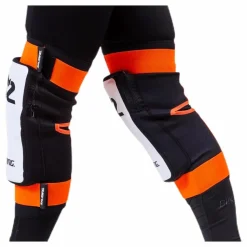 Salming Goalie Kneepads E-Series Orange/White* Inomhussporter|Hjälmar Och Skydd